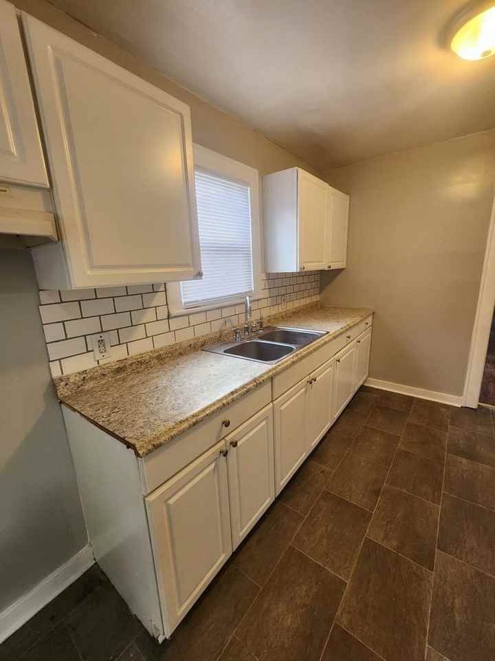 1413 N Concord St - Photo 7 of 10