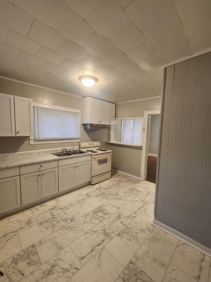 2321 N Harding St - Photo 6 of 13