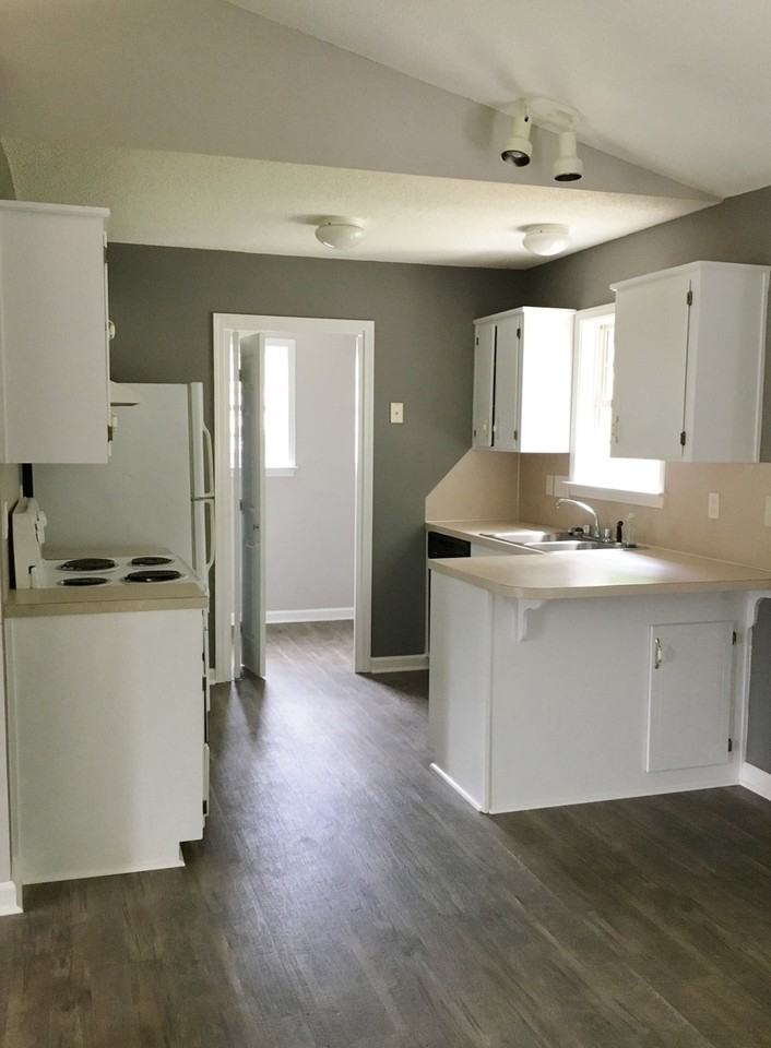 1211 Colby Ave - Photo 5 of 21