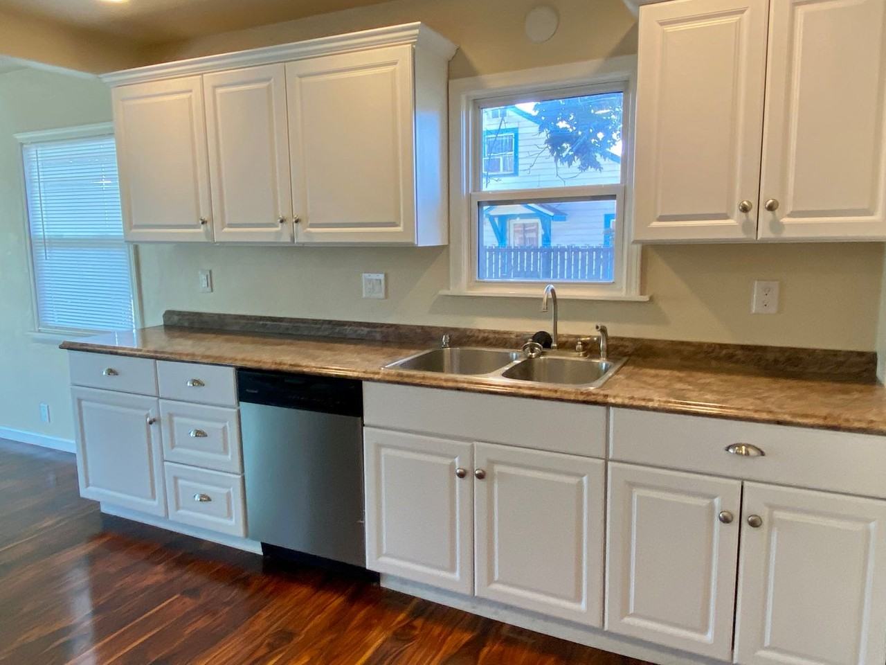 4614 Denver Ave - Photo 5 of 20