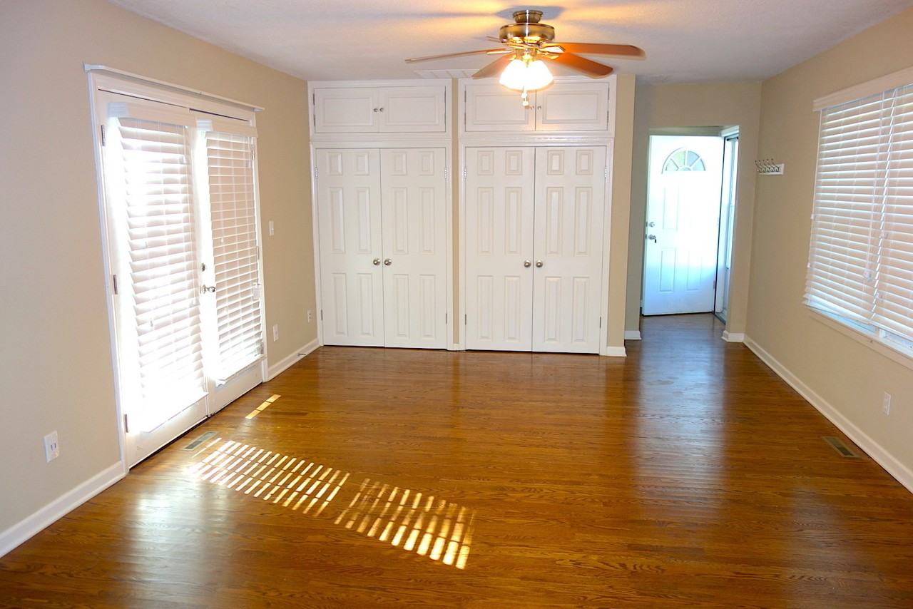 8600 Grandview Ln - Photo 2 of 16