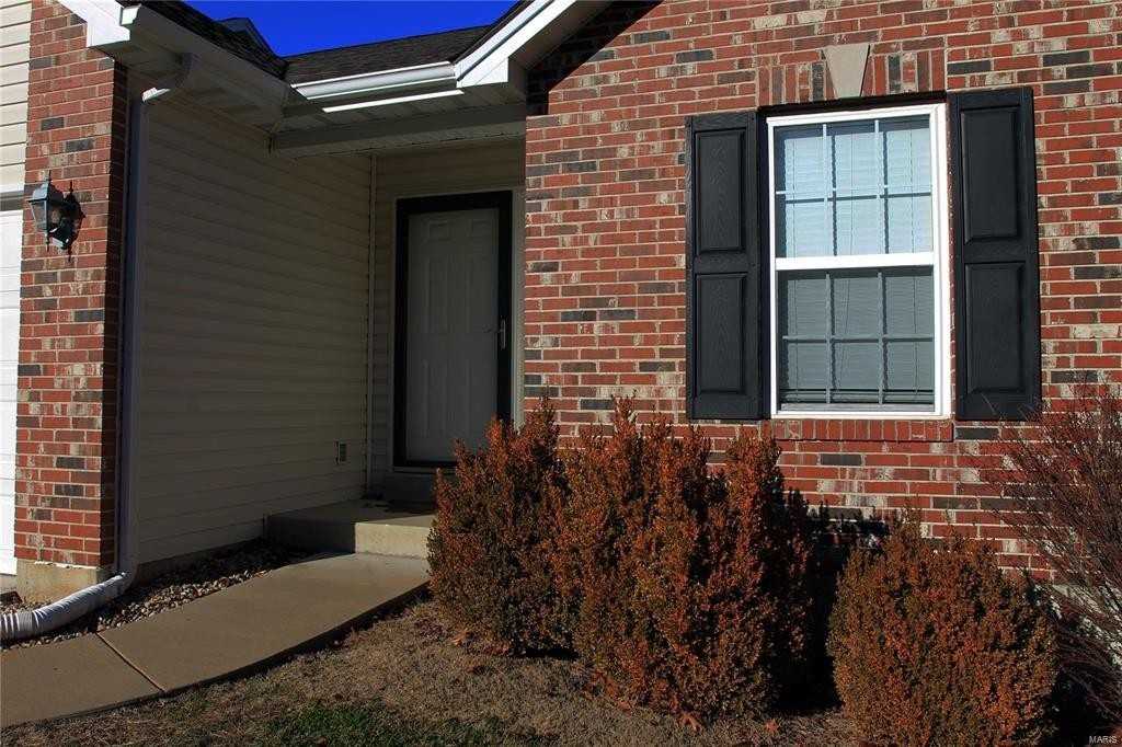 1720 Lexington Pl - Photo 2 of 24