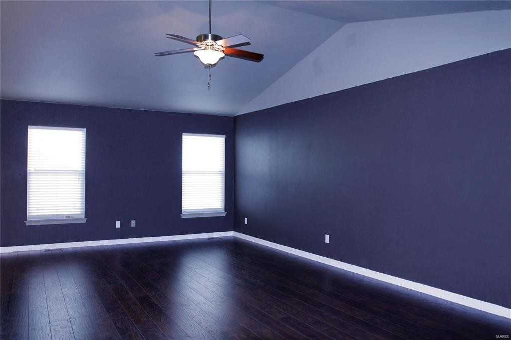 1720 Lexington Pl - Photo 3 of 24