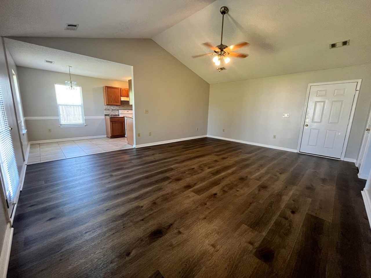111 Grindstaff Dr - Photo 4 of 18