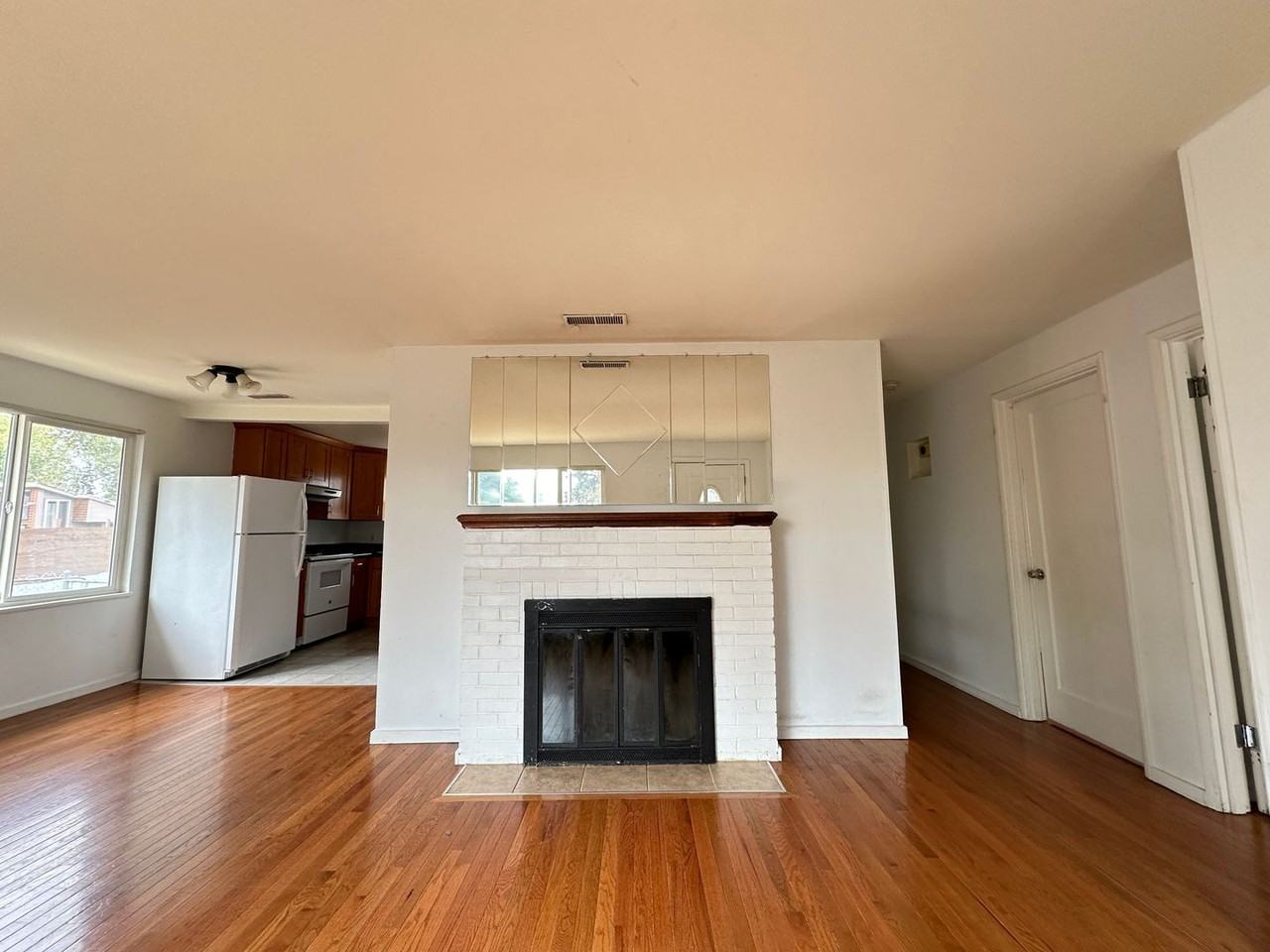 1254 Sw 112th St - Photo 2 of 13