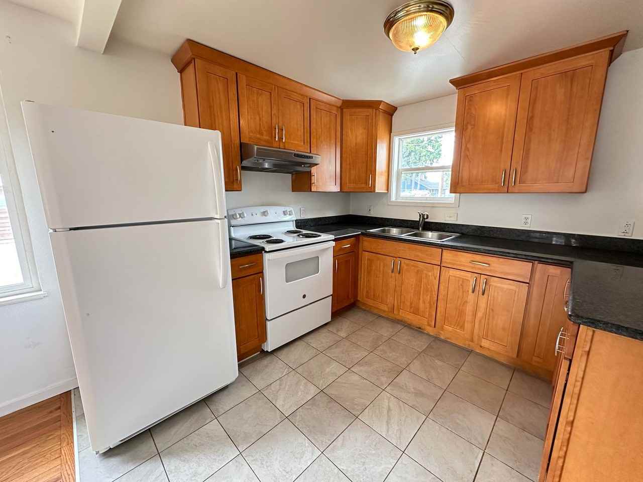 1254 Sw 112th St - Photo 5 of 13