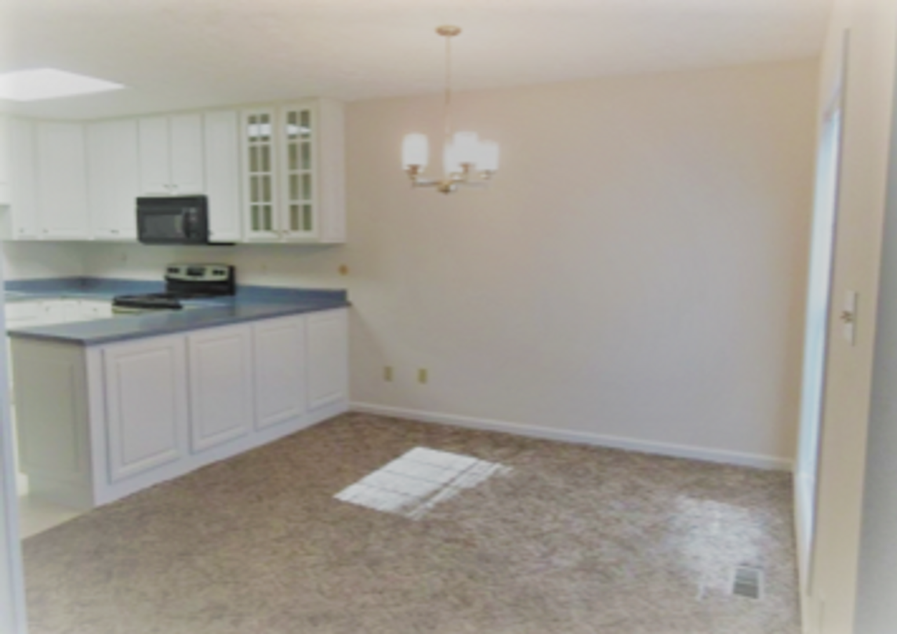 1176 E Commons Dr - Photo 4 of 8