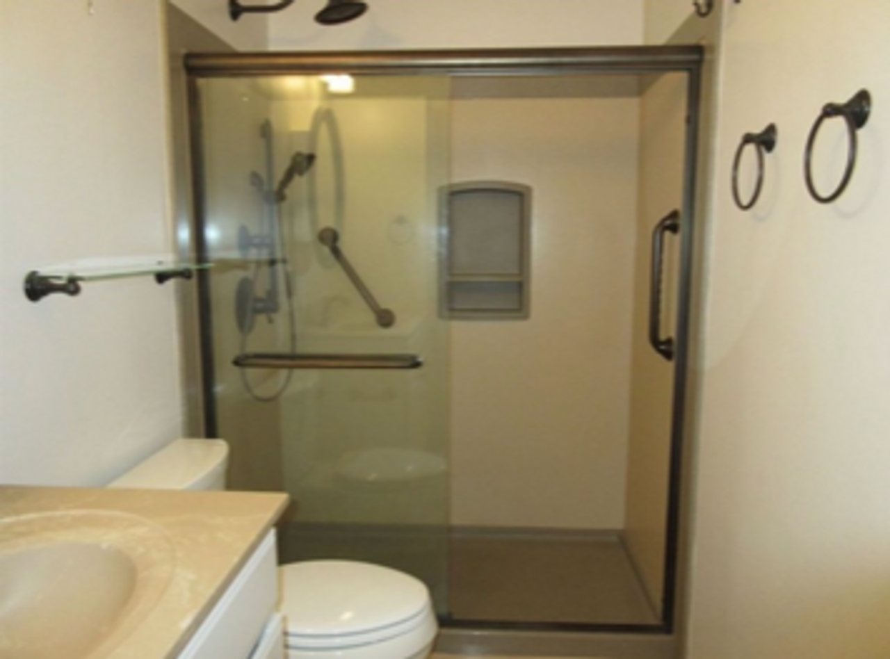 1176 E Commons Dr - Photo 3 of 8