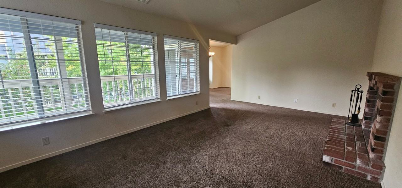 3004 Hauser Ct - Photo 3 of 17