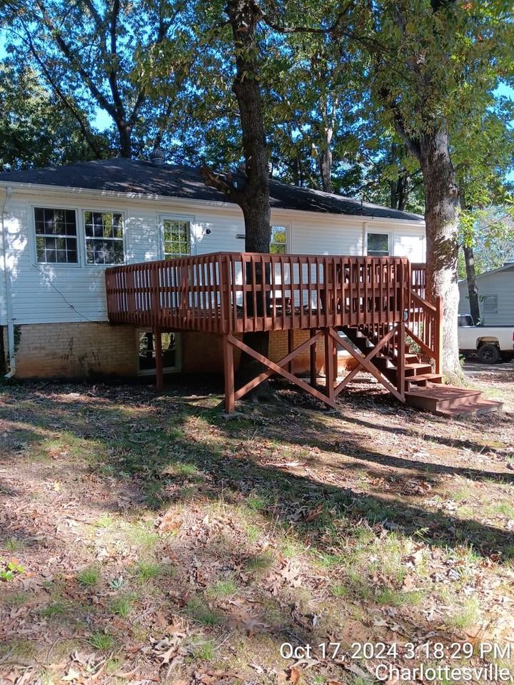 110 Middlesex Dr - Photo 5 of 39