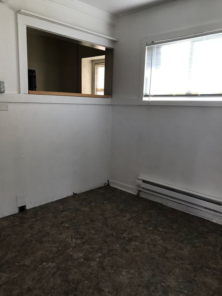 1017 Sw Cascade Ave - Photo 3 of 15