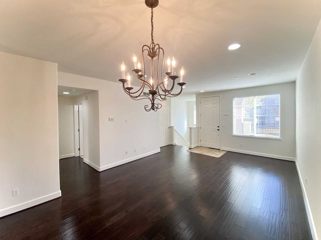 268 Fountain Grass Ter - Photo 3 of 14