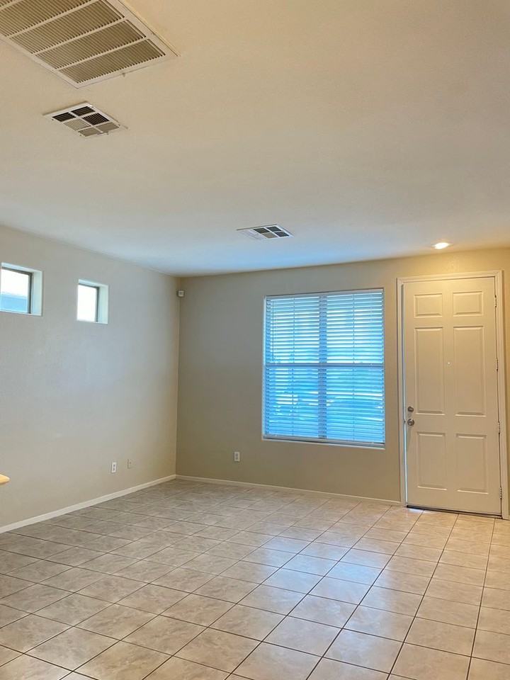 10224 Viterbo St - Photo 2 of 27