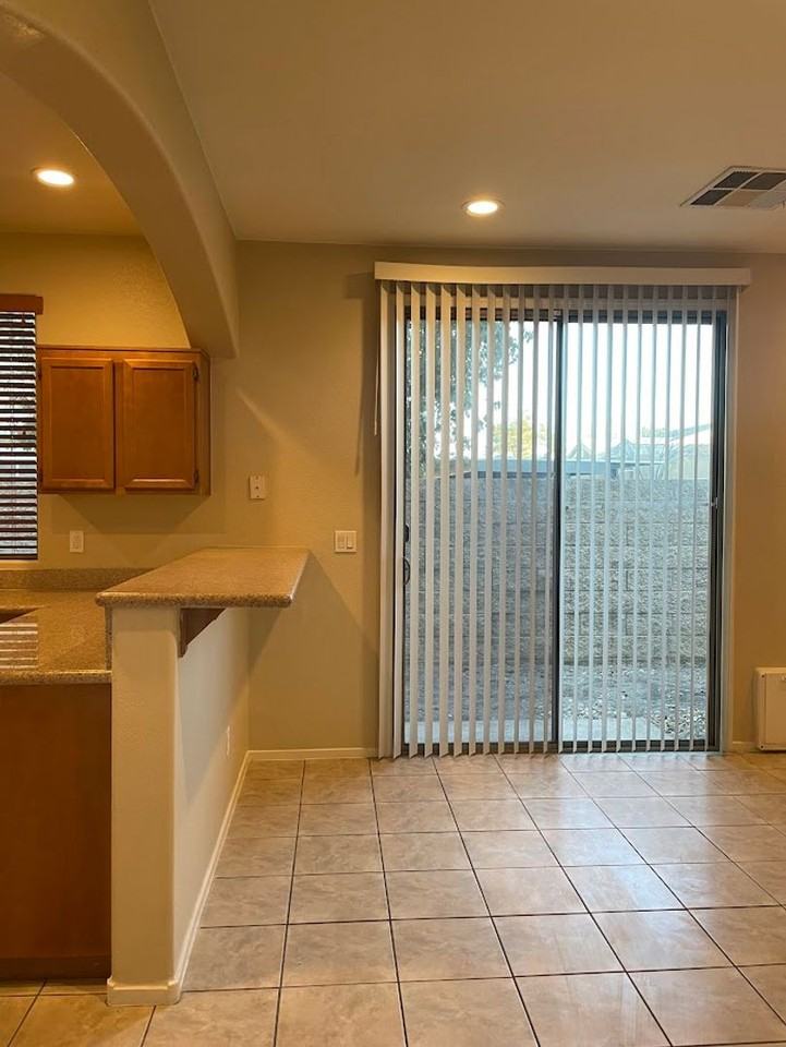 10224 Viterbo St - Photo 5 of 27