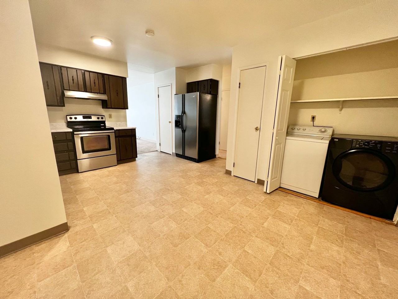 1018 Hillcrest Dr - Photo 7 of 21