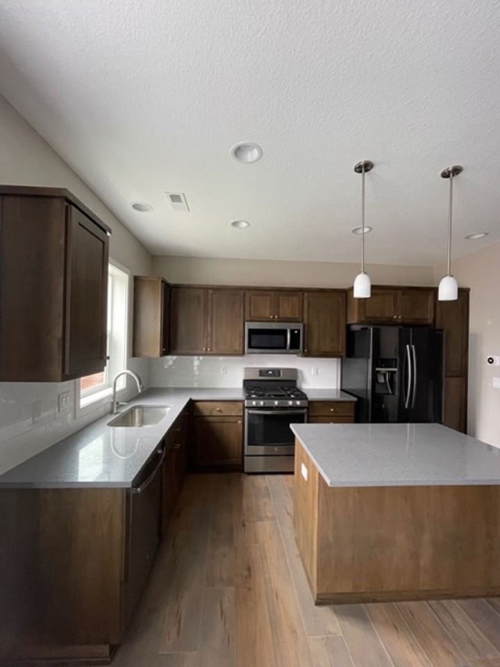 602 South Columbia Street - Photo 3 of 12