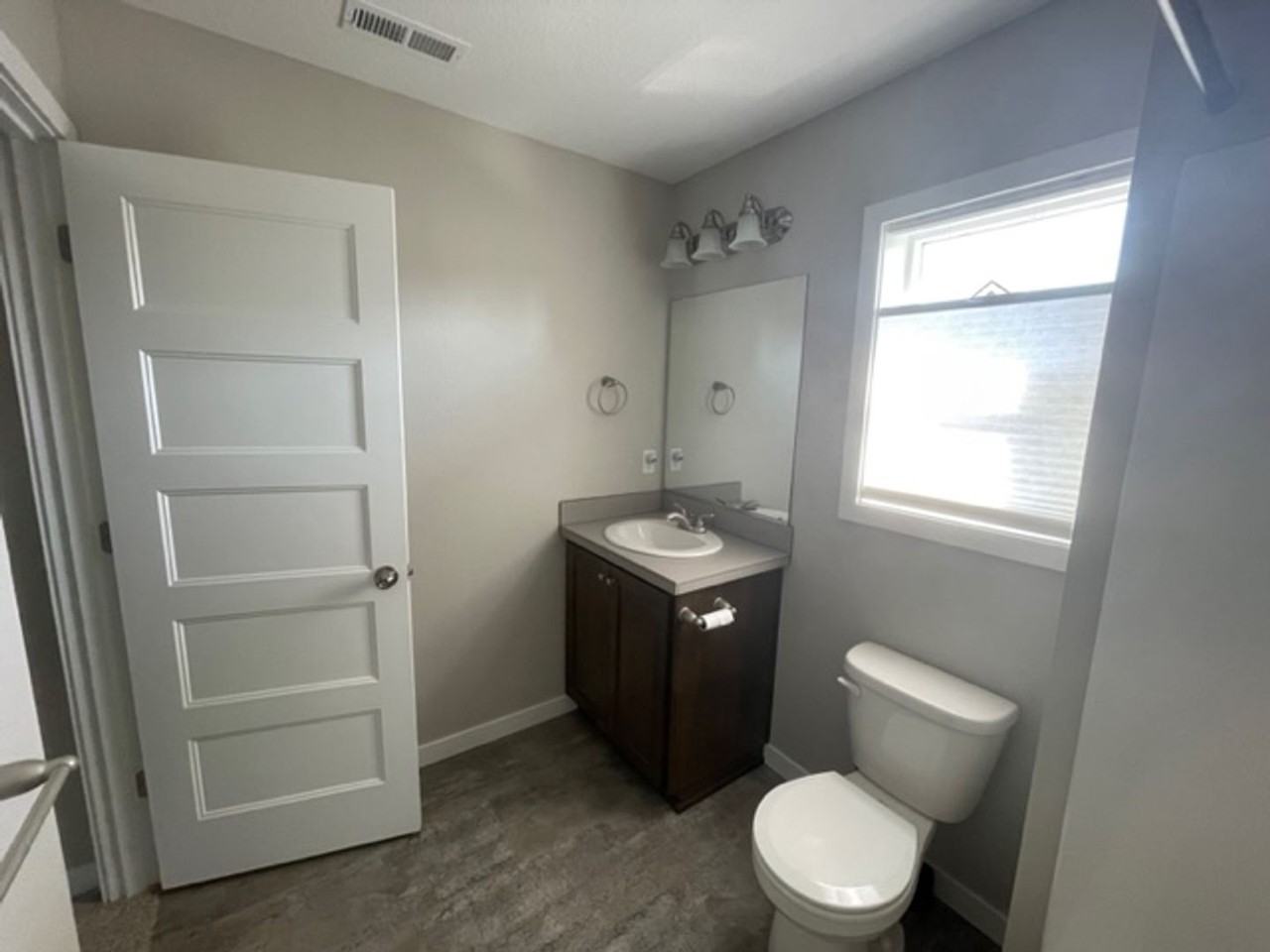 602 South Columbia Street - Photo 5 of 12