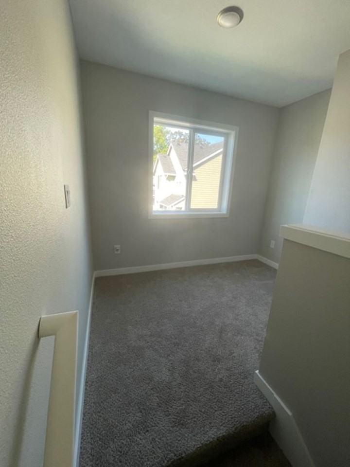 602 South Columbia Street - Photo 7 of 12