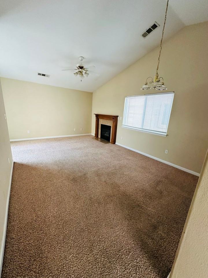 1175 Bel Aire Cir - Photo 2 of 15