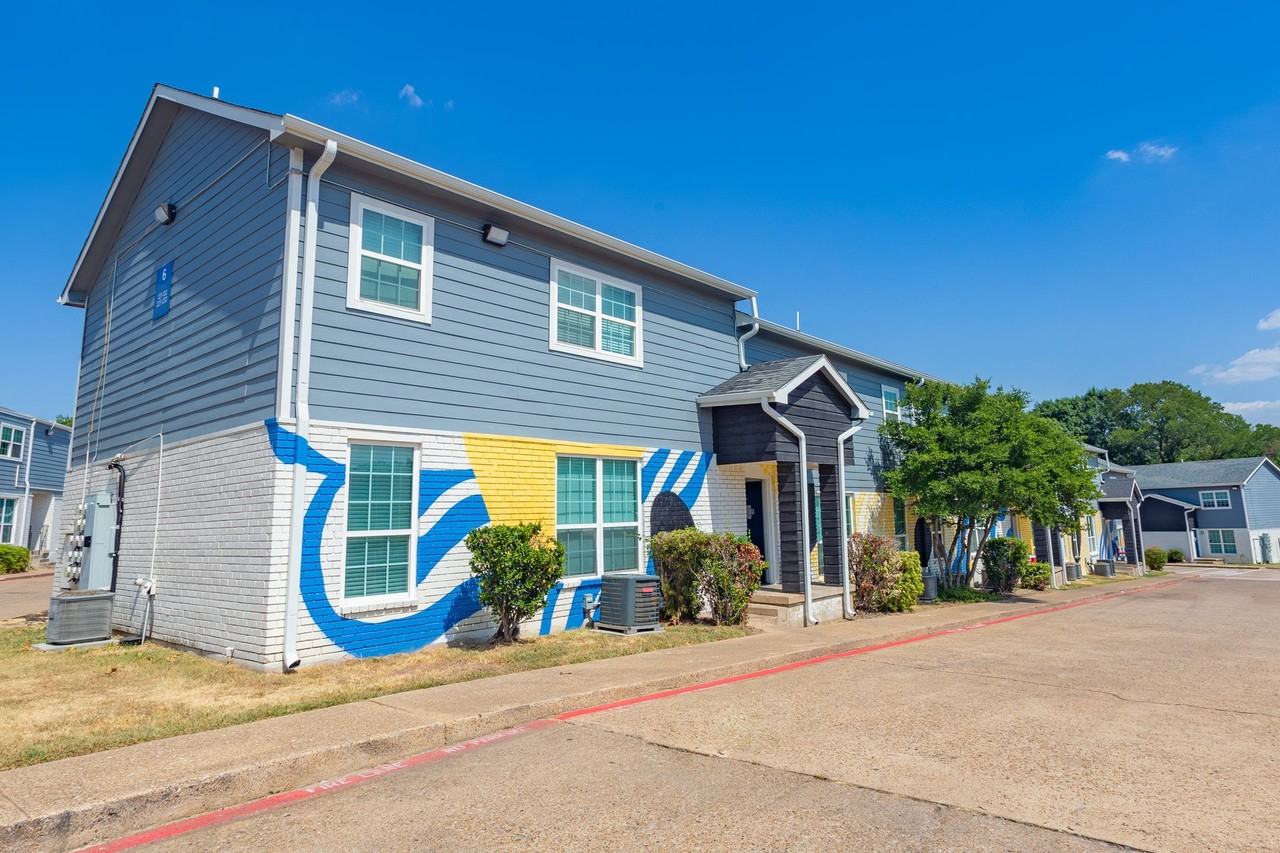 Eclipse Of White Rock - Photo 2 of 41