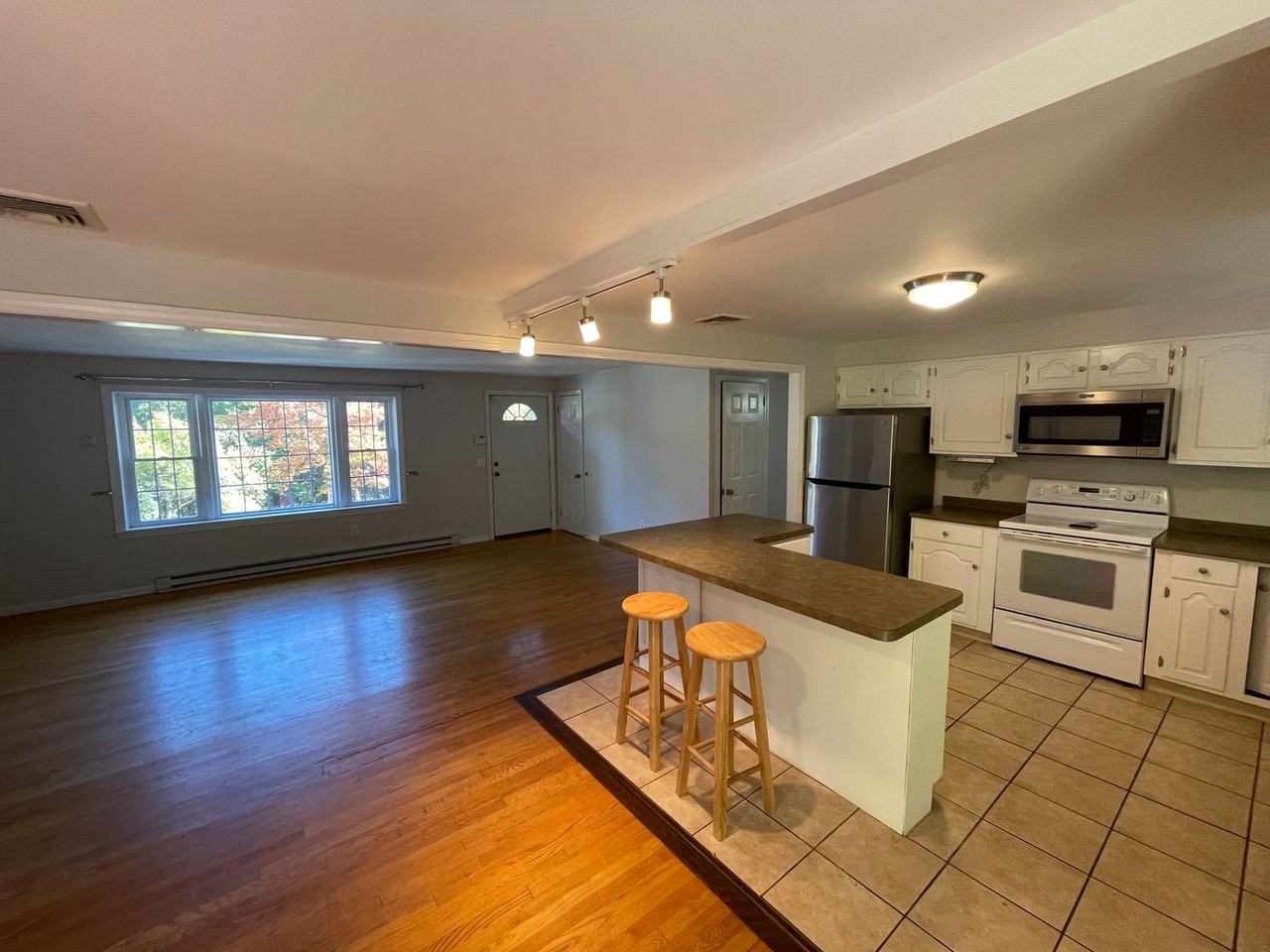85 Brentwood Dr - Photo 2 of 45