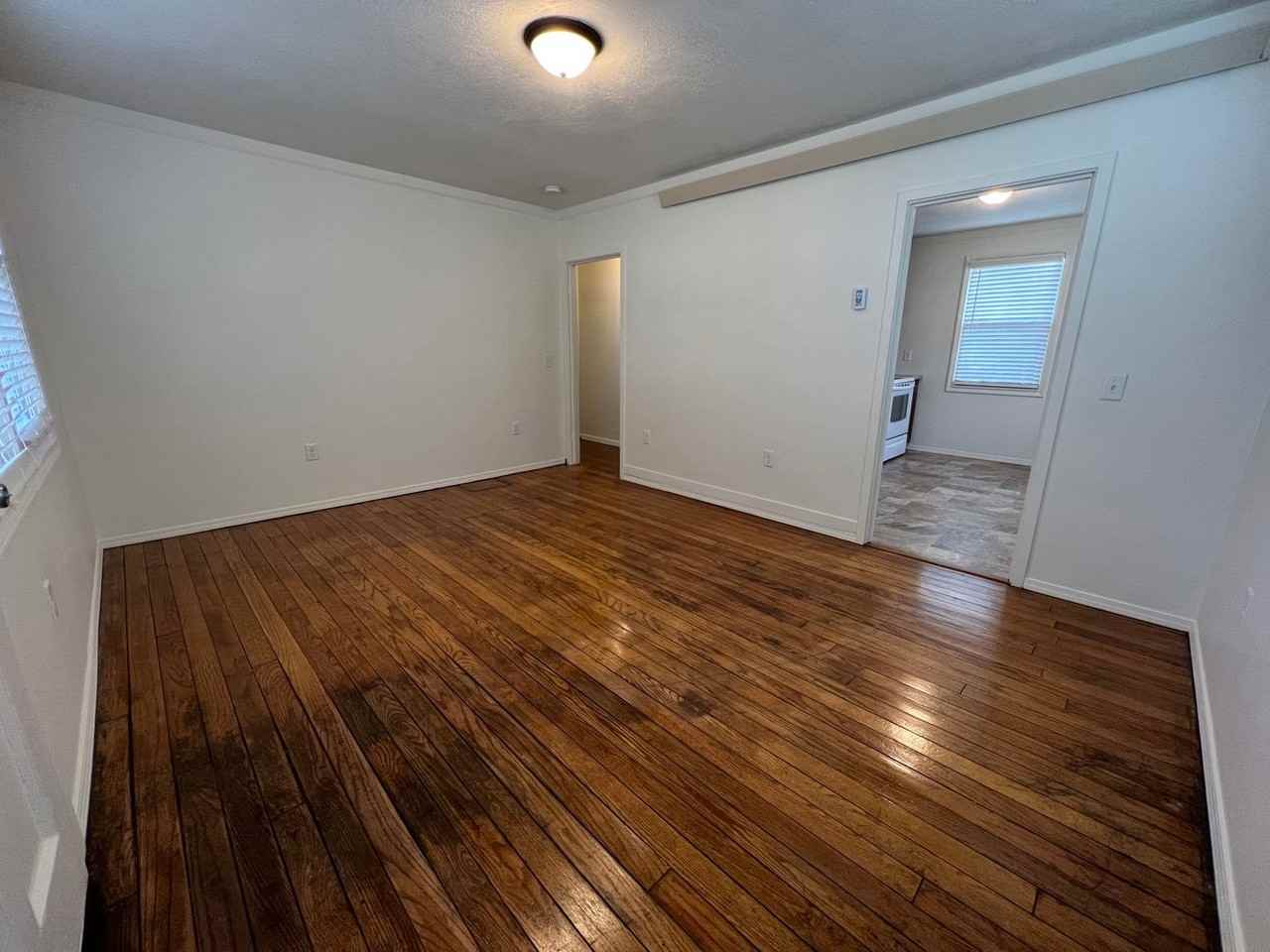 1352 Meade Ave - Photo 3 of 11