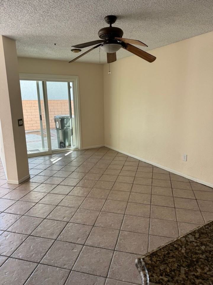 14661 Woodland Dr - Photo 3 of 34
