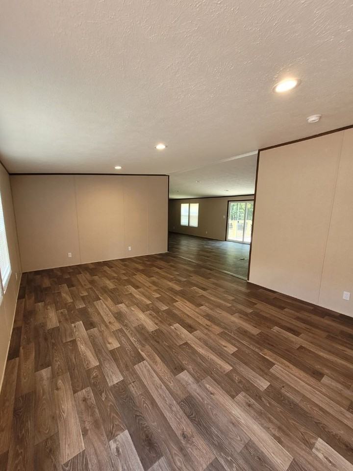 165 Silver Cir - Photo 2 of 14