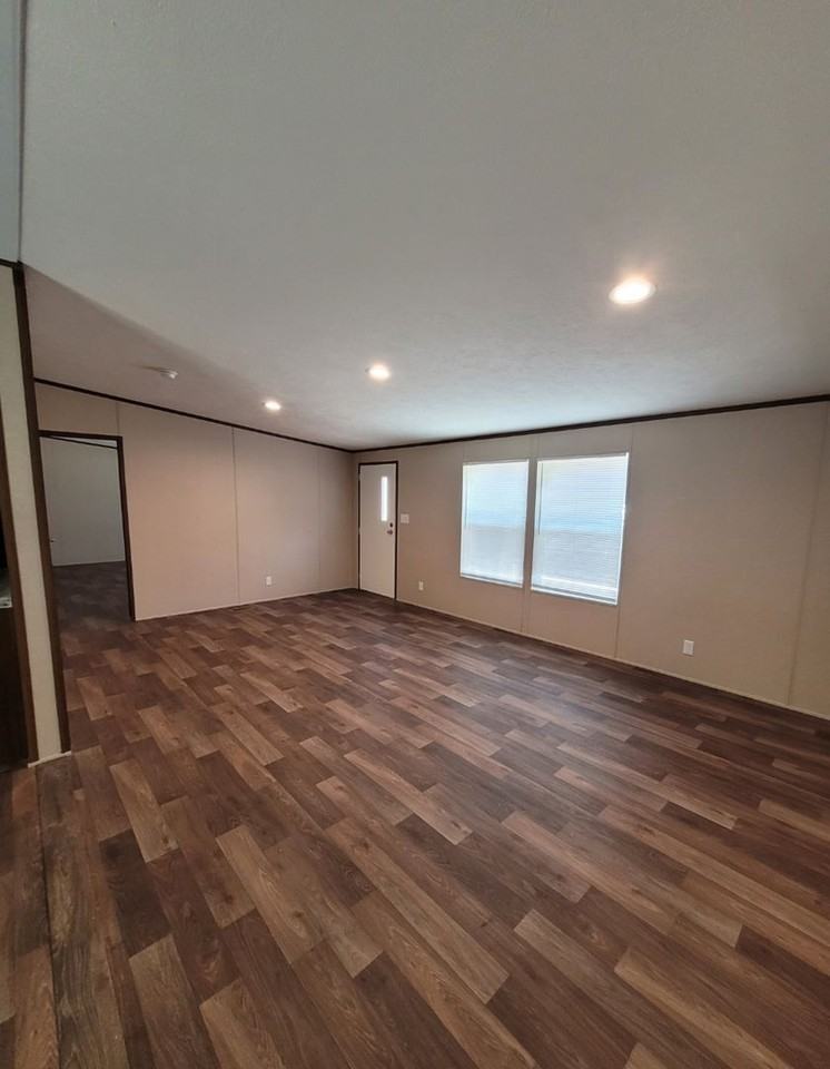 165 Silver Cir - Photo 3 of 14