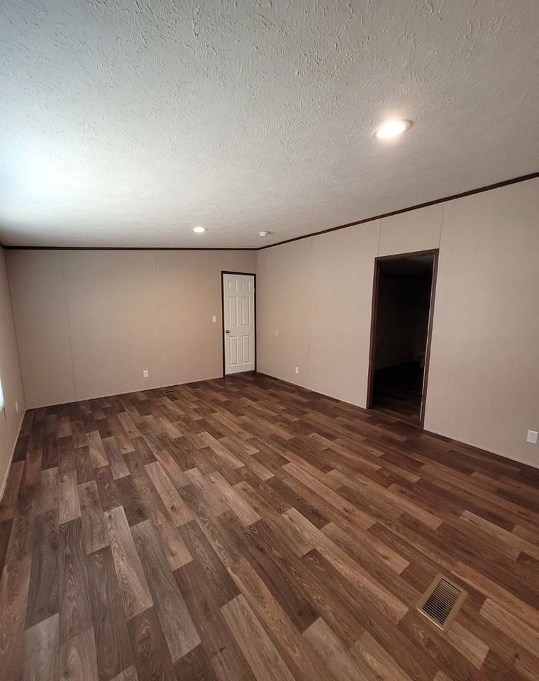 165 Silver Cir - Photo 5 of 14