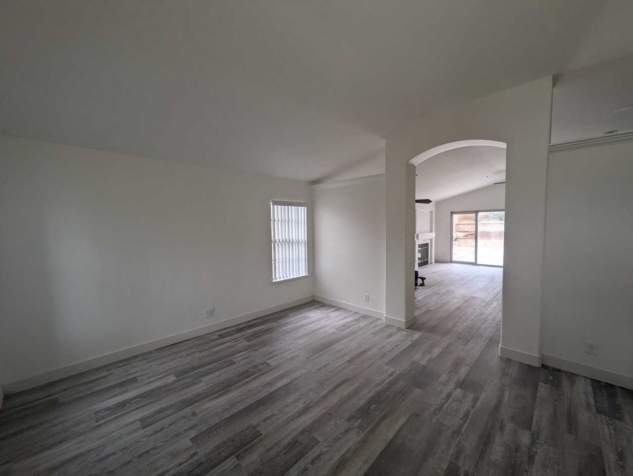 14802 Saddlepeak Dr - Photo 3 of 20