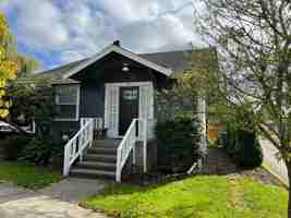 featured image of 817 N 3rd St