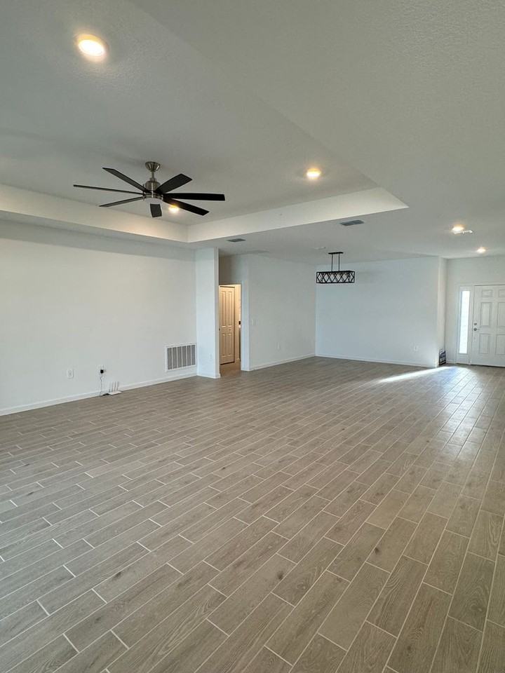 3964 Ne 33rd Ave - Photo 6 of 10