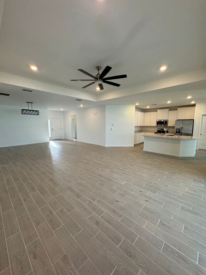 3964 Ne 33rd Ave - Photo 7 of 10