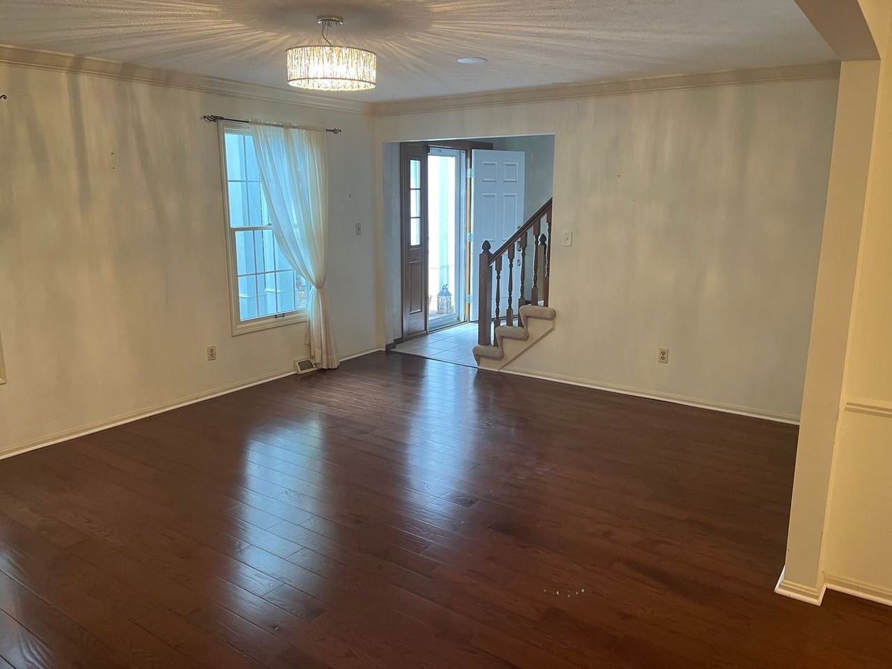 2259 Augusta Ct - Photo 5 of 40