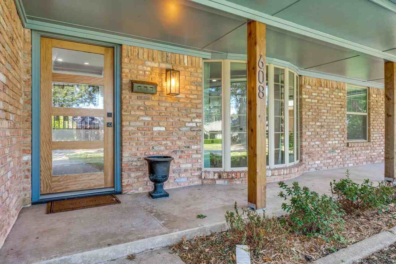 608 Cox Dr - Photo 3 of 25