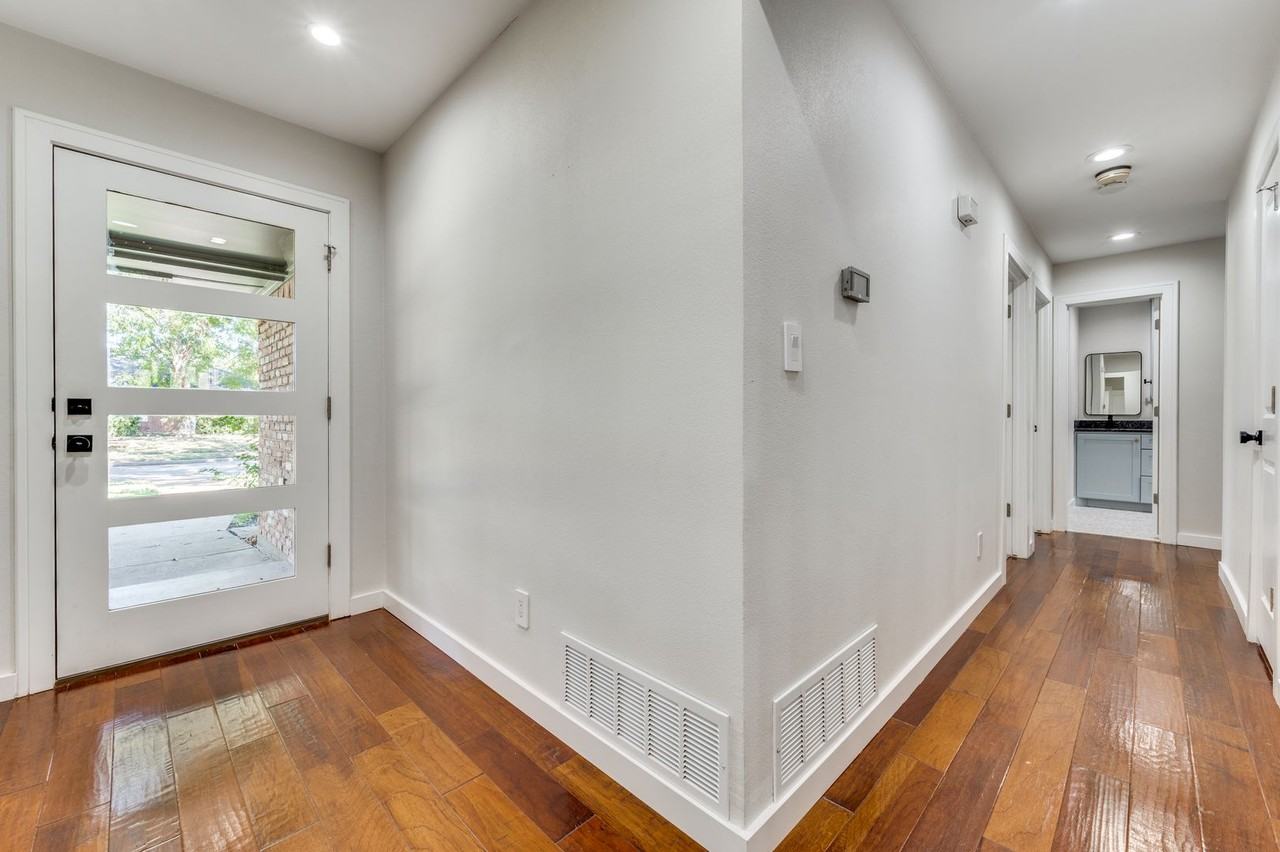 608 Cox Dr - Photo 4 of 26