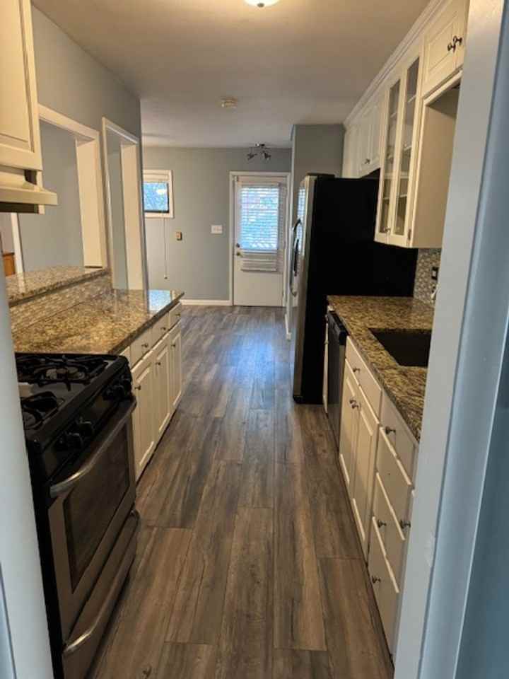 933 Lynnwood Ct - Photo 5 of 15