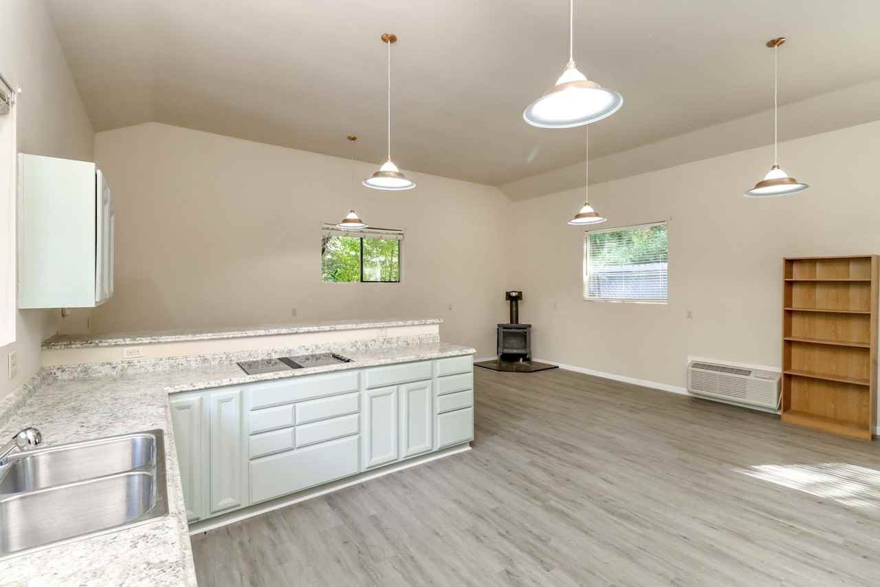 27636 191st Pl Se - Photo 2 of 10