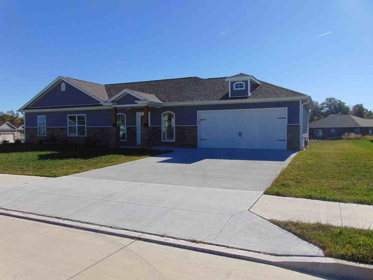 4084 W Snapdragon Dr - Photo 2 of 32