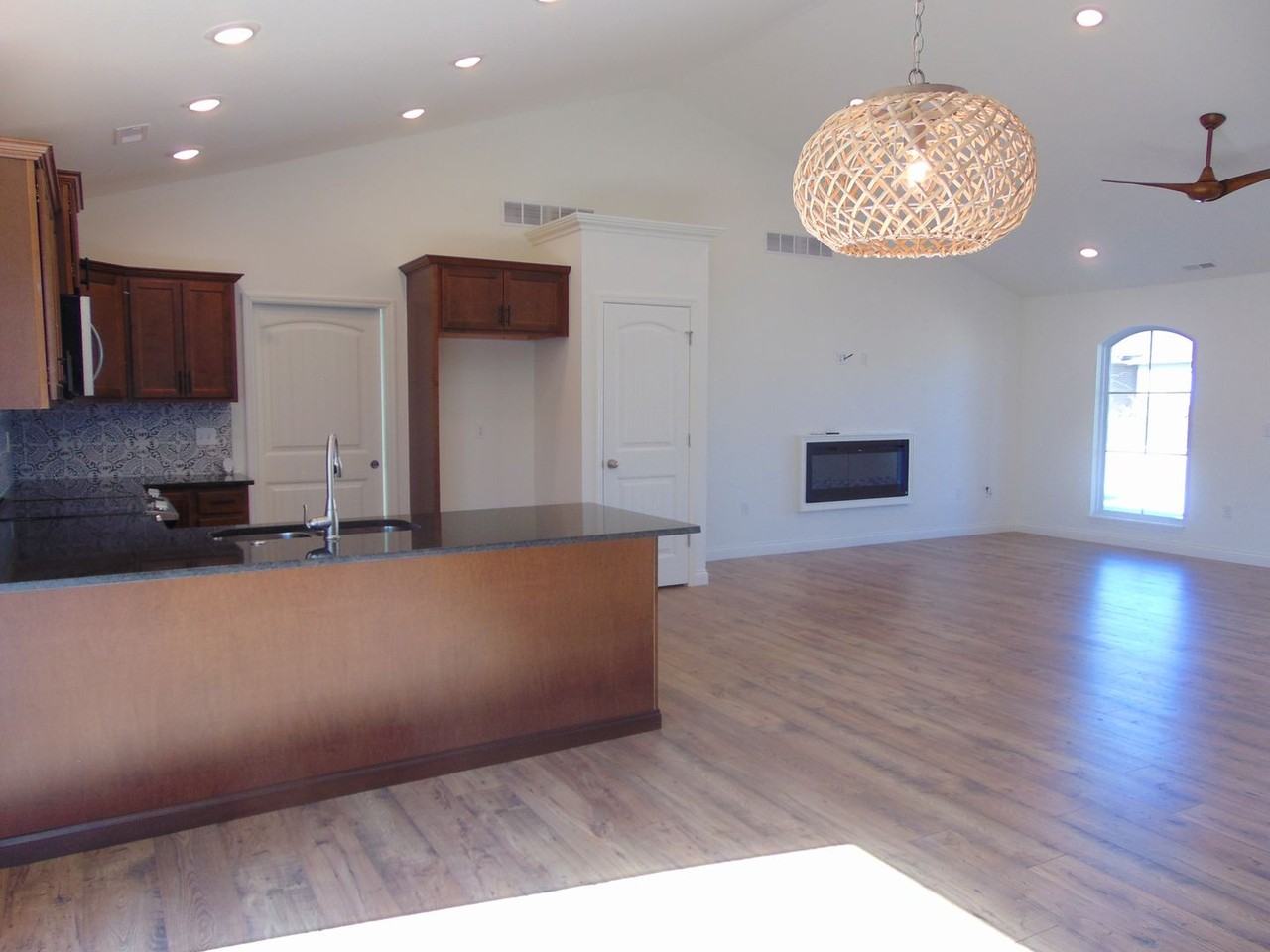 4084 W Snapdragon Dr - Photo 6 of 32