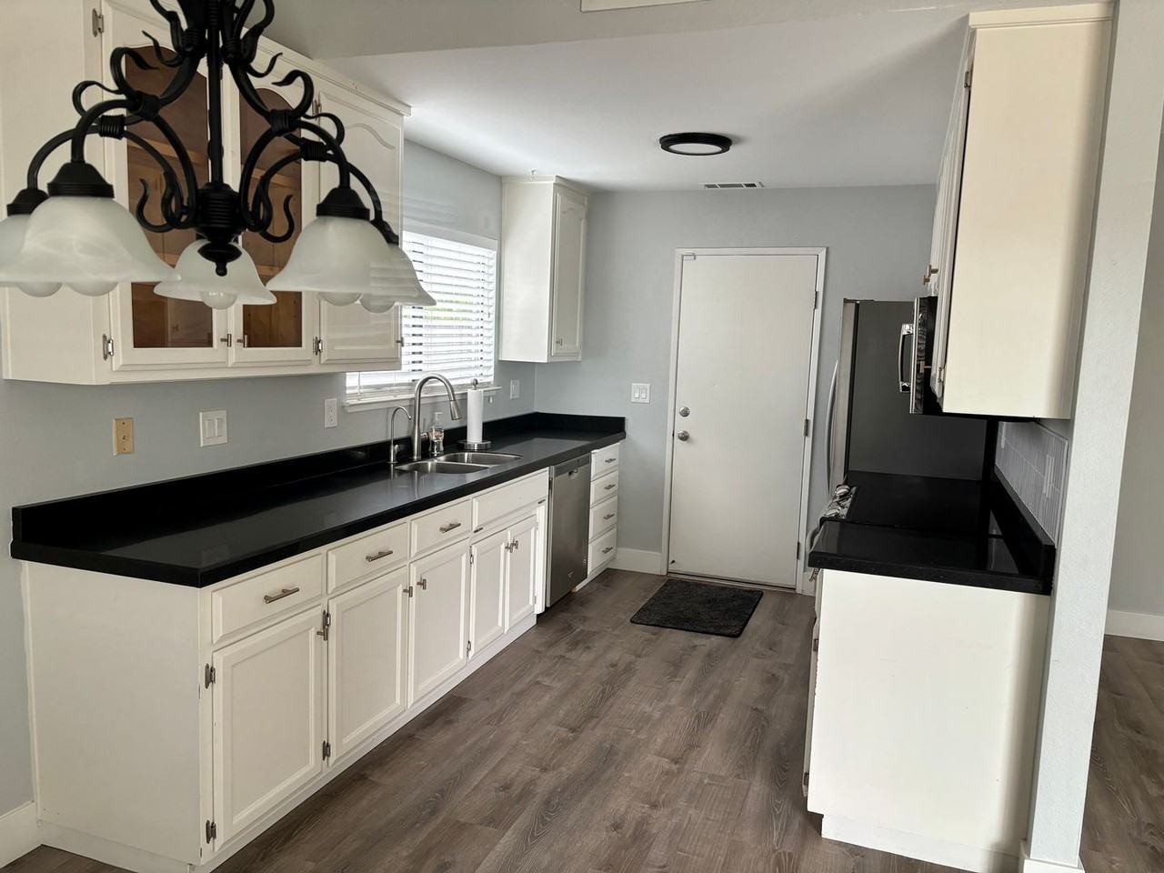 4864 Hillbrook Dr - Photo 2 of 18