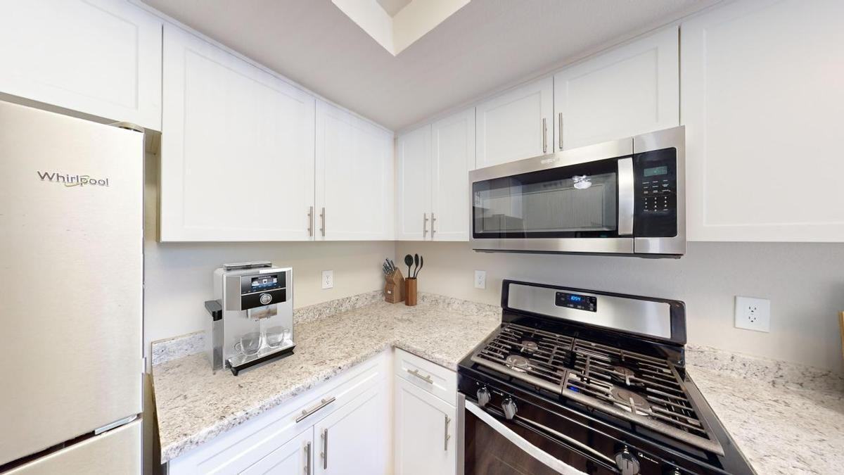 150 Drake St - Photo 2 of 15