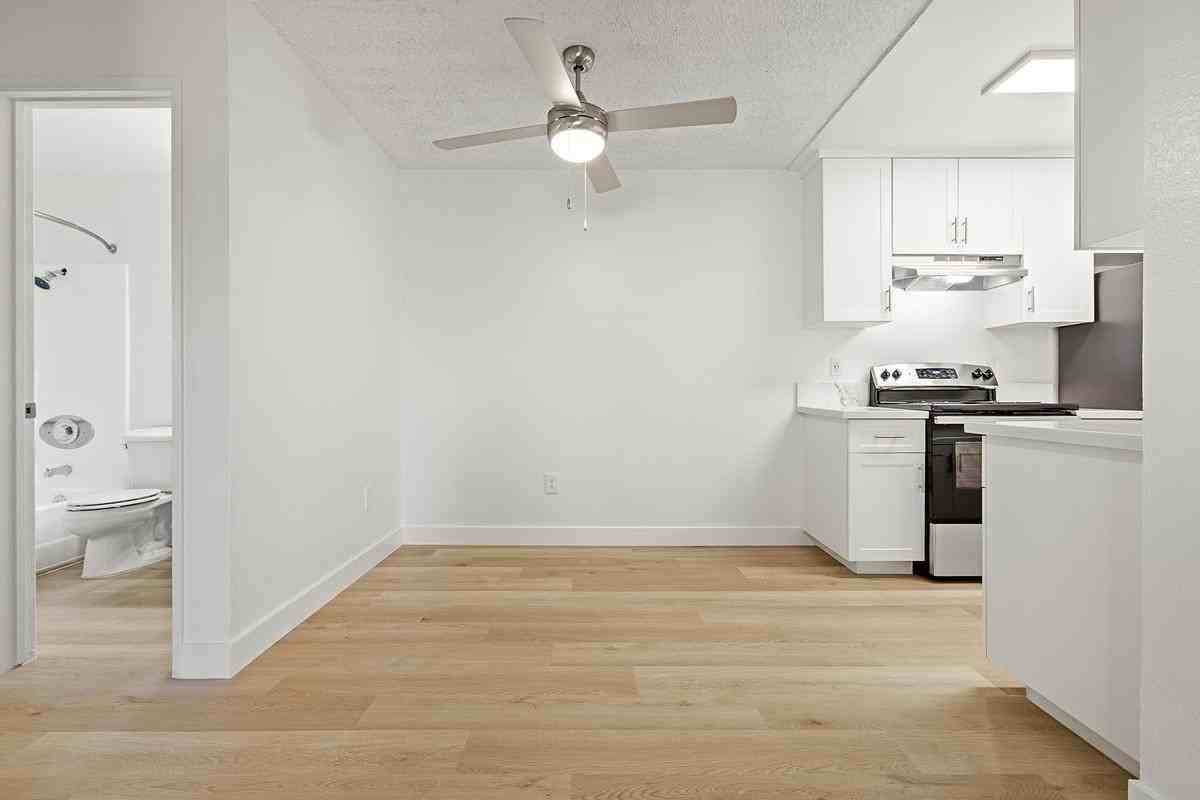 1624 Canyon Rd - Photo 5 of 32