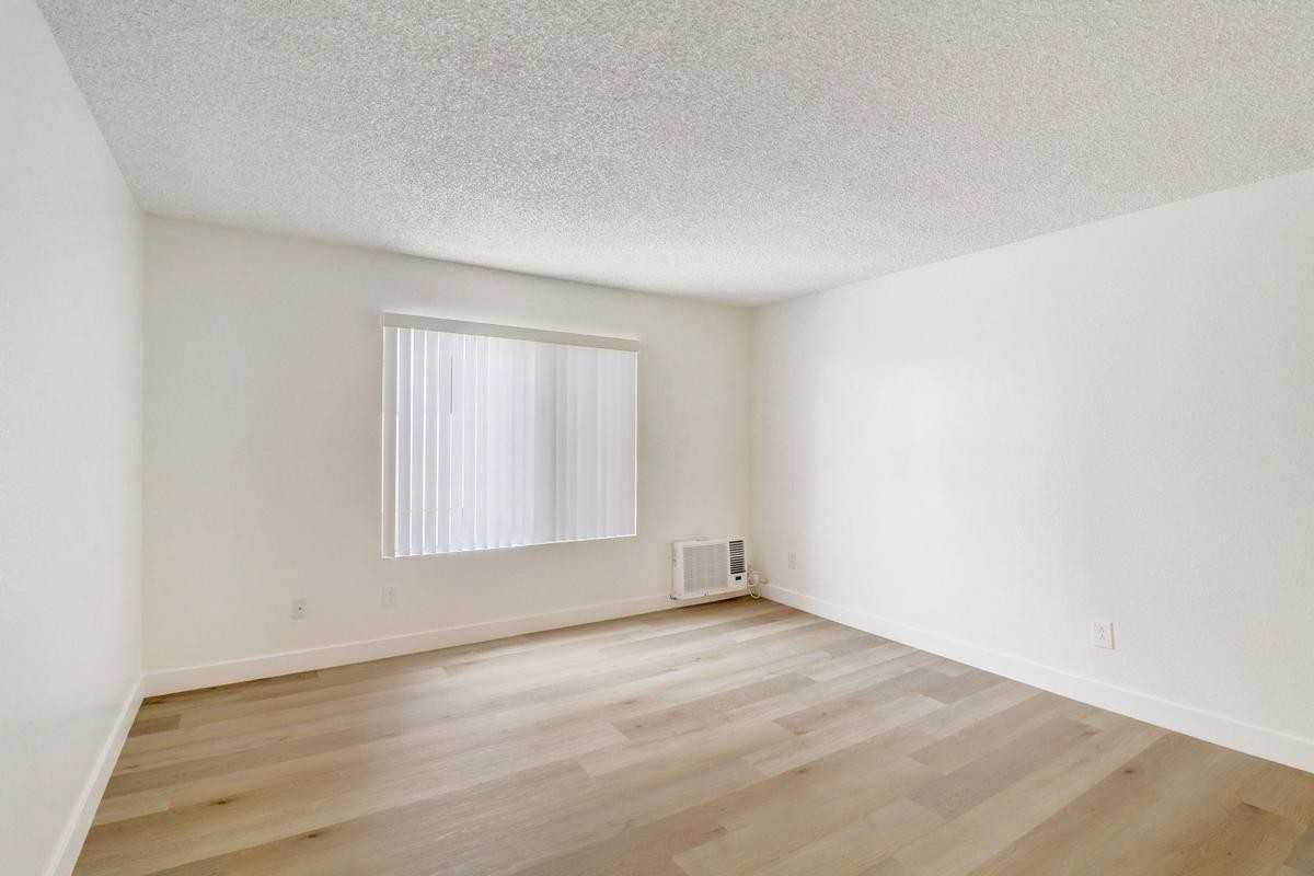 1624 Canyon Rd - Photo 2 of 32