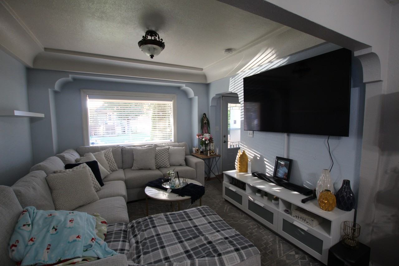 2952 South 12th Street - Photo 3 of 17