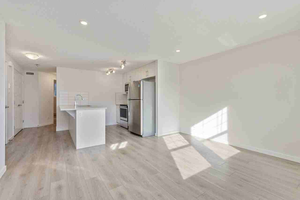 127 Cranbrook Sq Se Lowr #NA - Photo 3 of 11