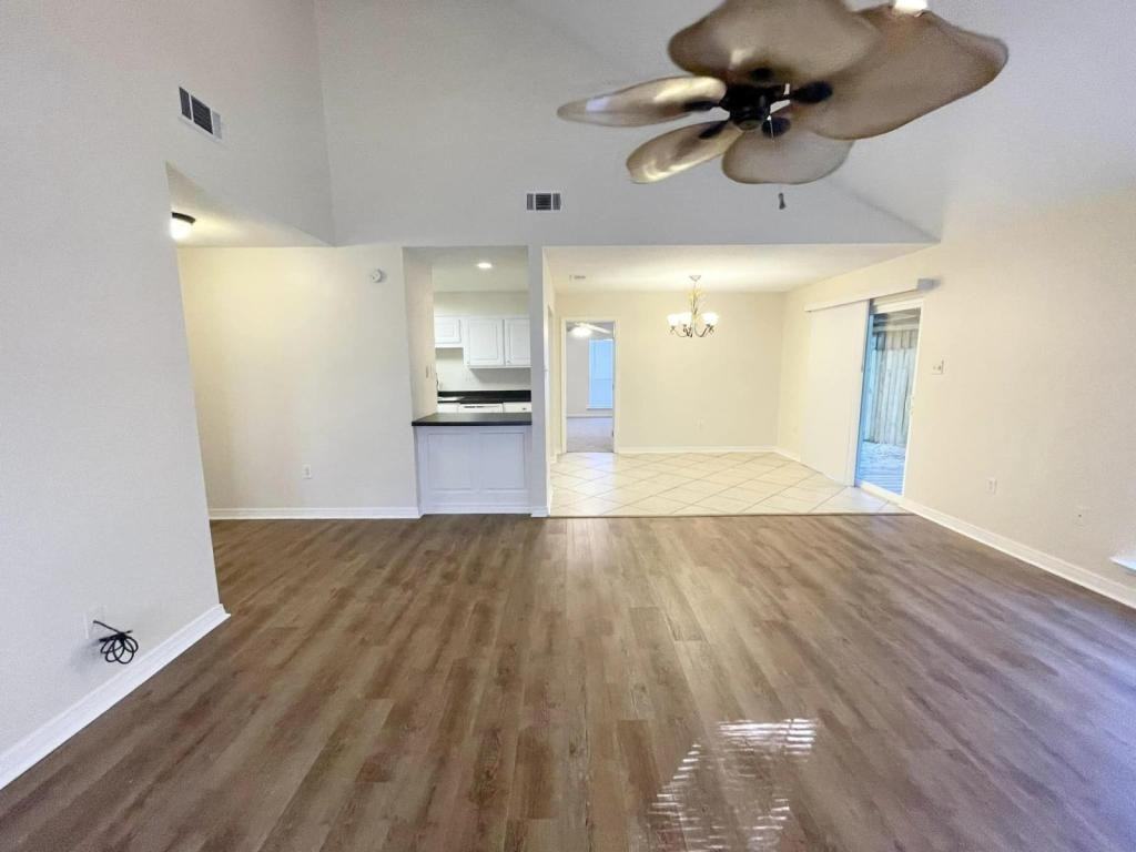 129 Mead Ct - Photo 2 of 31