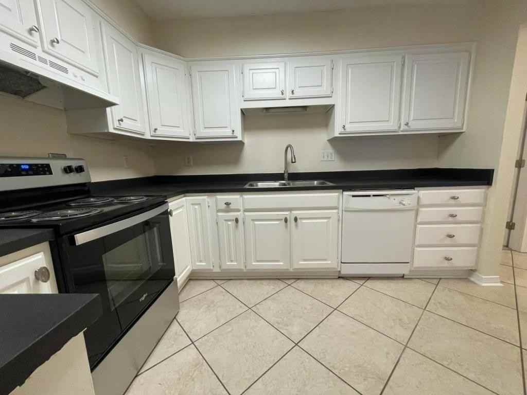 129 Mead Ct - Photo 3 of 31