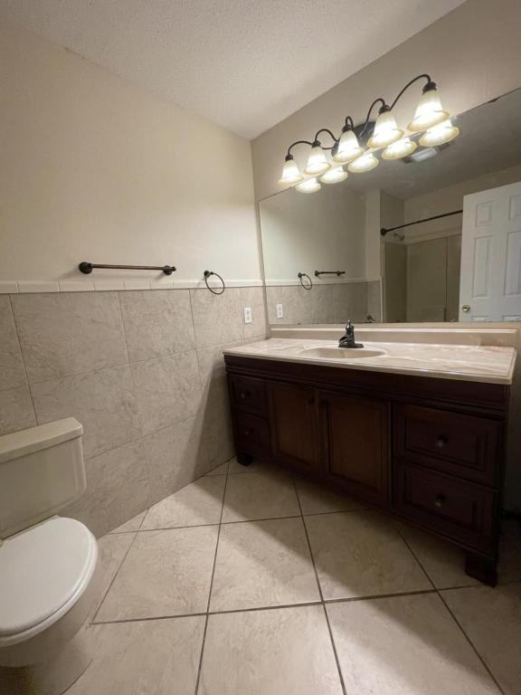 129 Mead Ct - Photo 5 of 31